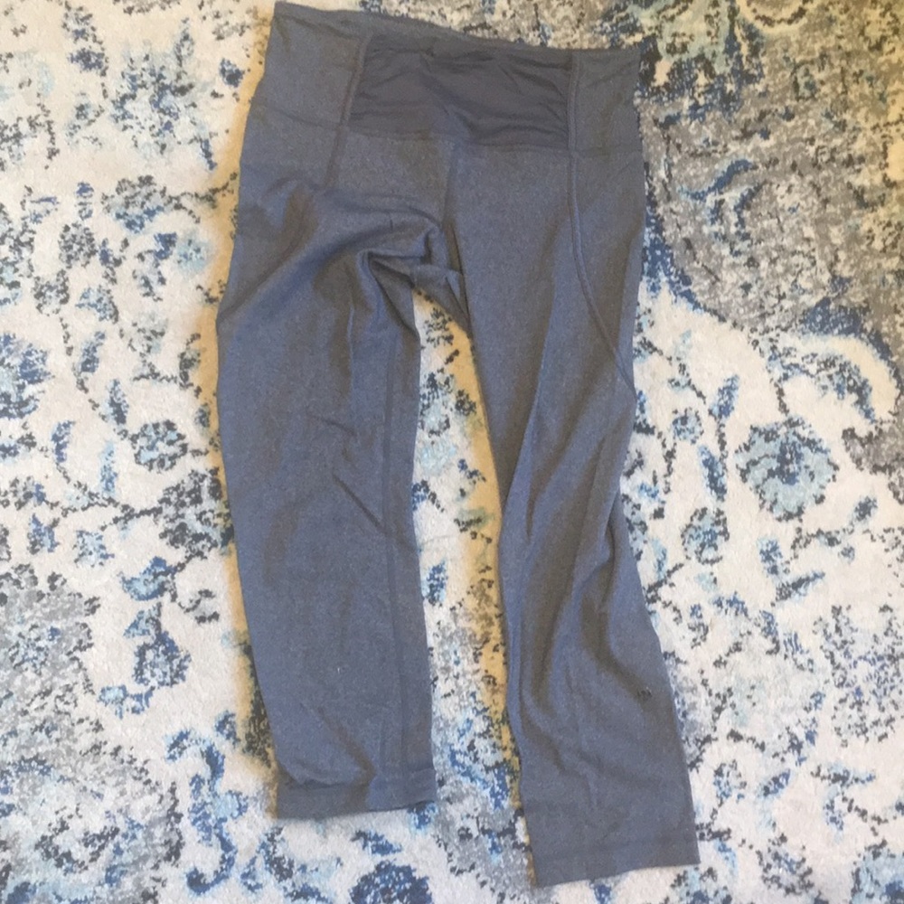 Grey cropped lululemon leggings